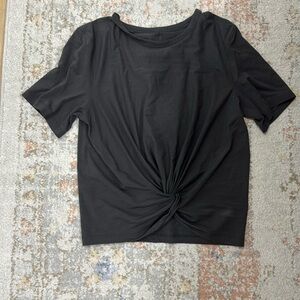 LULULEMON T SHIRT